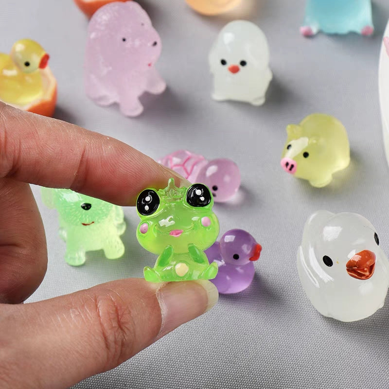 10 Pcs Mini Resin Animals Luminous Tiny Animals Miniature Duck Glow in The Dark for DIY Garden Dollhouse Animals Accessories Aquarium Party Decor